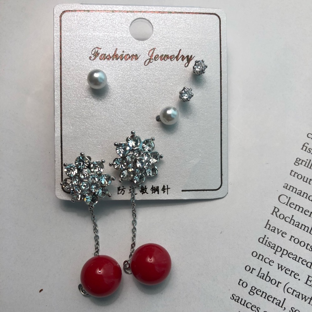 Earrings with faux 💎